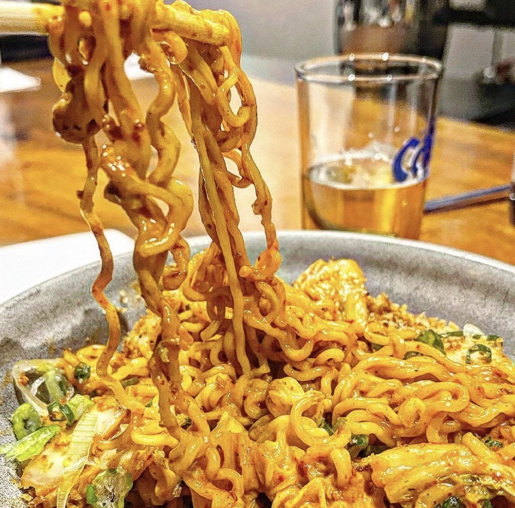 NycciNellis's tweet photo. Totally craving these slippery shin noodles tossed w/ tangy kimchi &amp; gooey American cheese (AKA Mac N’ Kimcheese from @ManduDC ~ a bowl of that is exactly what I need right now…
https://t.co/0mZCMEEoWP https://t.co/VMG5KEAHF6