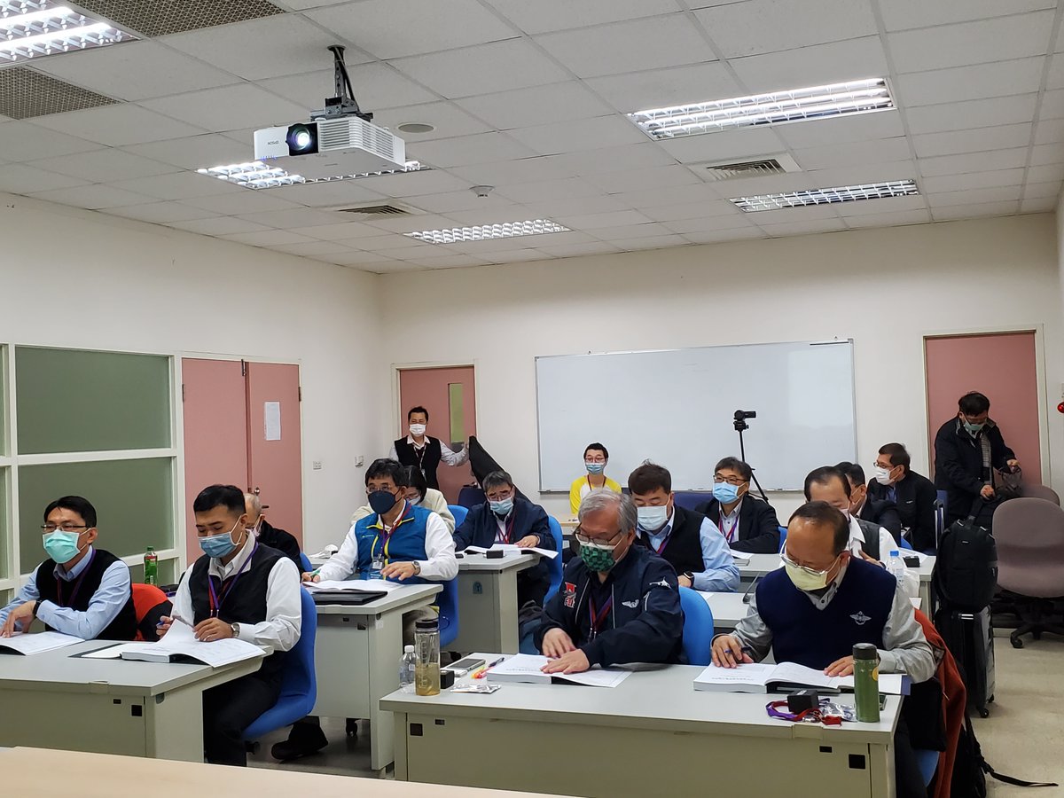 TASA_Taiwan's tweet image. #SpaceAcademy is a program that offers guiding courses for those companies which are ambitious to get into the space industry. It&apos;s a pleasure to hold an exclusive class for #AirAsia and #TaiwanAerospaceCorporation. We believe we can boost the space industry with these pioneers!
