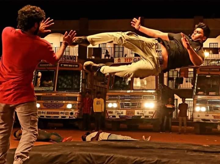 RangaDacchu17's tweet photo. ಮಾವನಂತೆ ಅಳಿಯ ಕೂಡ ಮಾಸ್
ಕನ್ನಡ ಚಿತ್ರರಂಗಕ್ಕೆ ತೂಗುದೀಪ ವಂಶದ ಯುವ ಪ್ರತಿಭೆ ಬೆಂಕಿ ಕಿಡಿ ಆಗಮನ
Name Is Chandu 🔥
#dboss #darshanthoogudeepa #ChallengingStarDarshan #dbossfans #dbossdialogue https://t.co/71z7YVq2o6