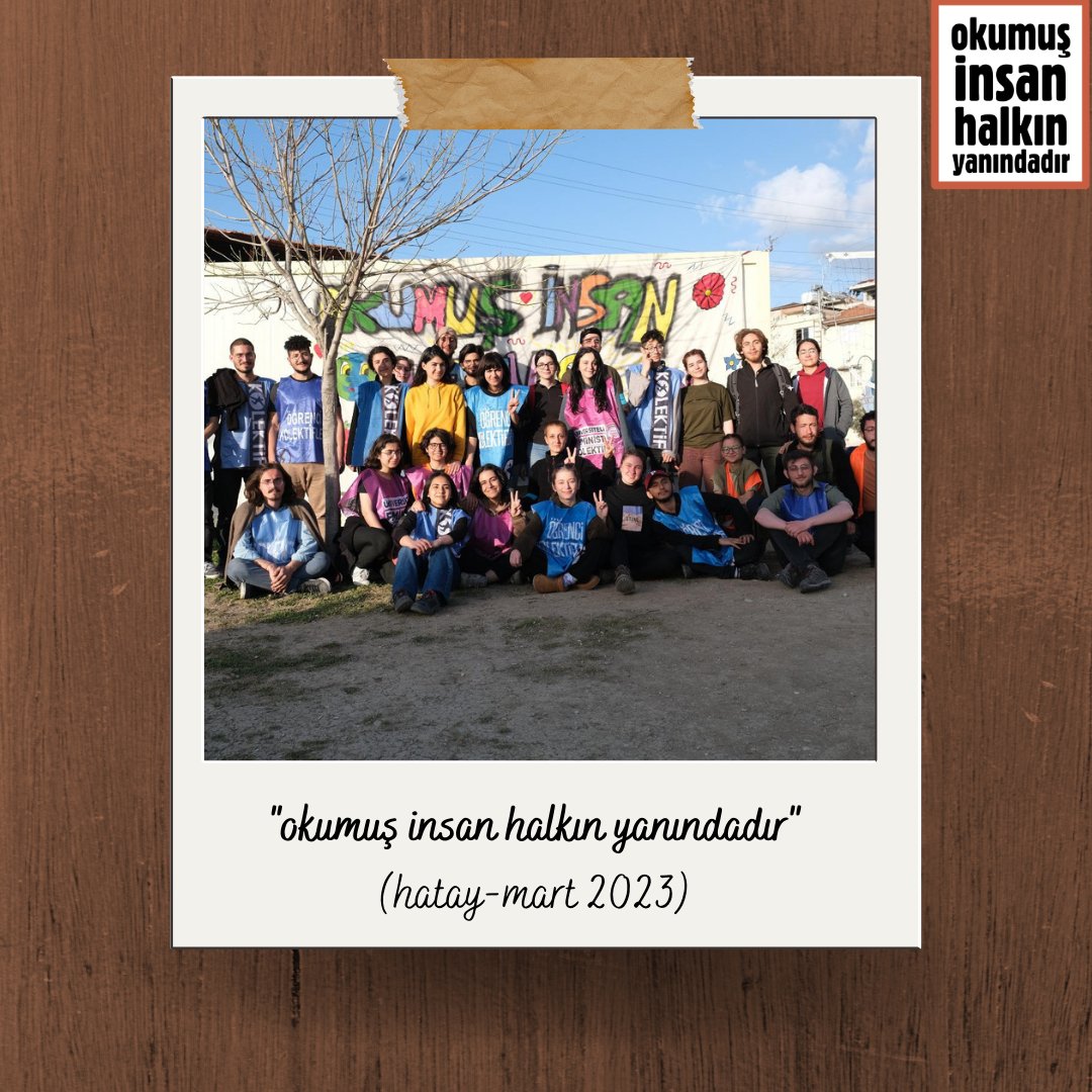 Sevgili sıra arkadaşım, çağrımız sana:

Bu fotoğrafta sana ve senin dayanışmana da yer var. Önümüzde biriktirilecek daha pek çok anı, yeniden yeşertilecek bir kent var.

Deprem bölgesinde dayanışmayı beraber büyütmek için bize katıl: docs.google.com/forms/d/e/1FAI…