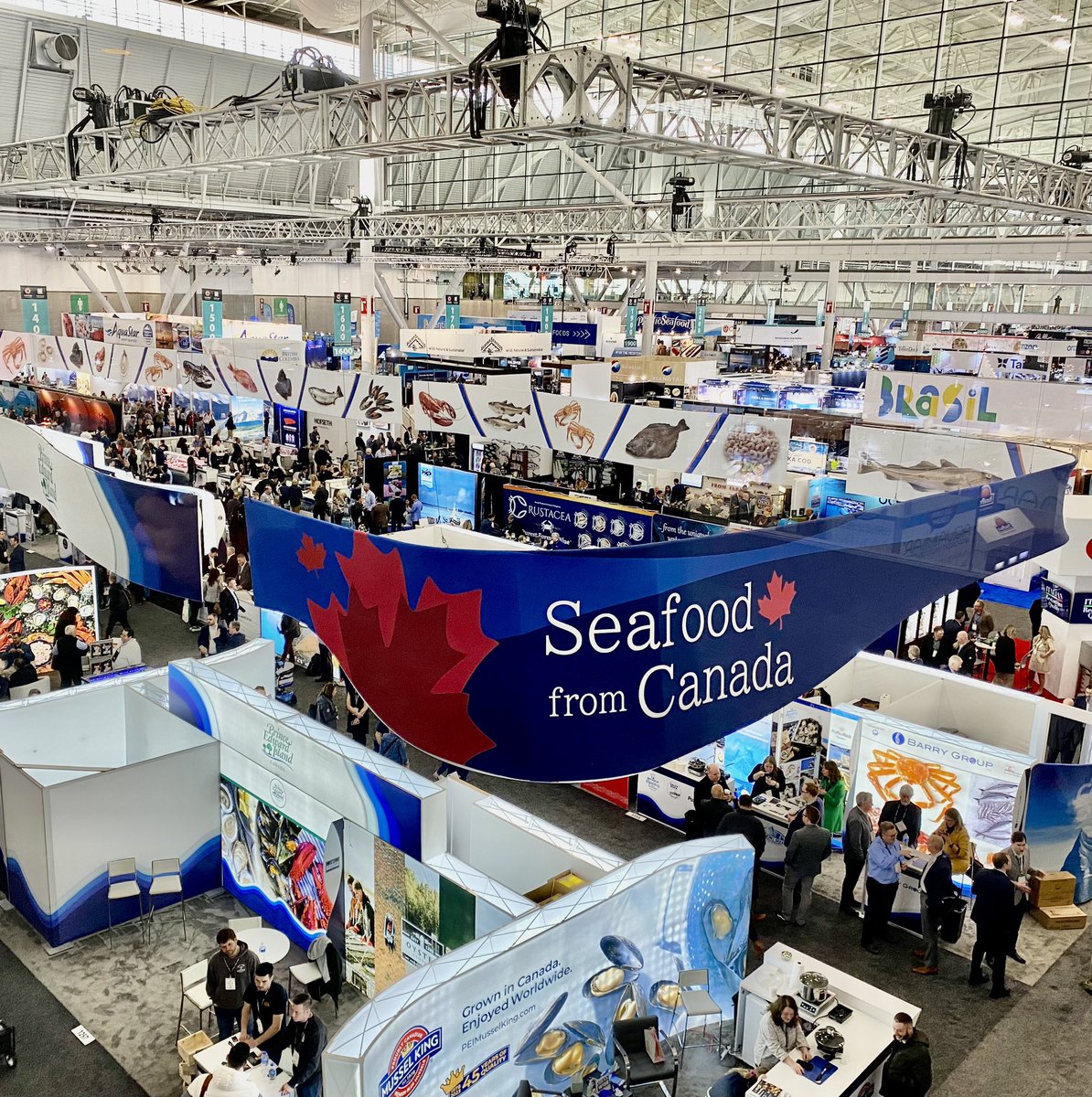 edsteeves's tweet photo. The team @ExportDevCanada is enjoying connecting at #SENA23 with Canada’s top exporters of world class seafood!  DYK that in 2022, 🇨🇦 exported $8,4BN worth of it? https://t.co/Ti03gQQCrf