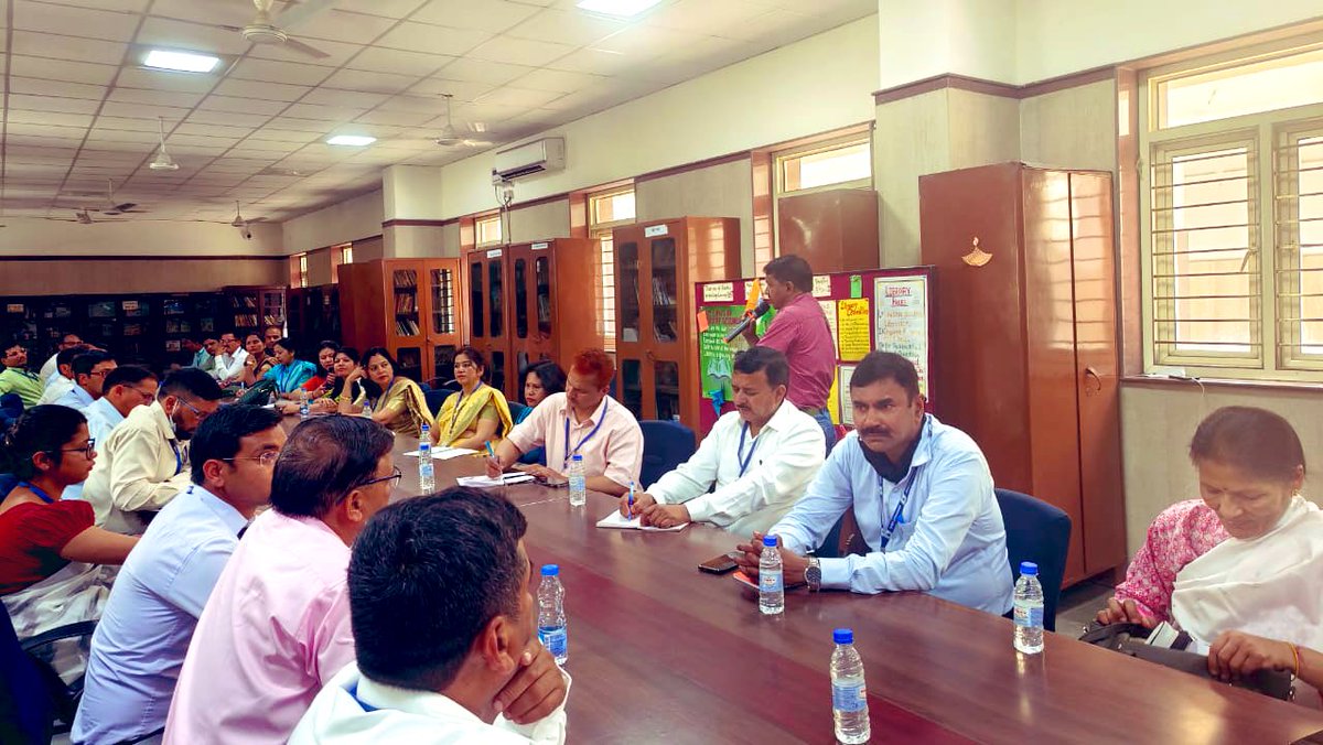 Dir_Education's tweet photo. A team of delegates from SCERT, Rudra pur, Uttarakhand is interacting with team, SBV Rouse Avenue and getting acquainted with all the effective initiatives, especially the #MindsetCurriculums
#DelegationVisits
#ExposureTrips
#DelhiEducationRevolution
#DelhiGovtSchool https://t.co/m87sJwqpoF