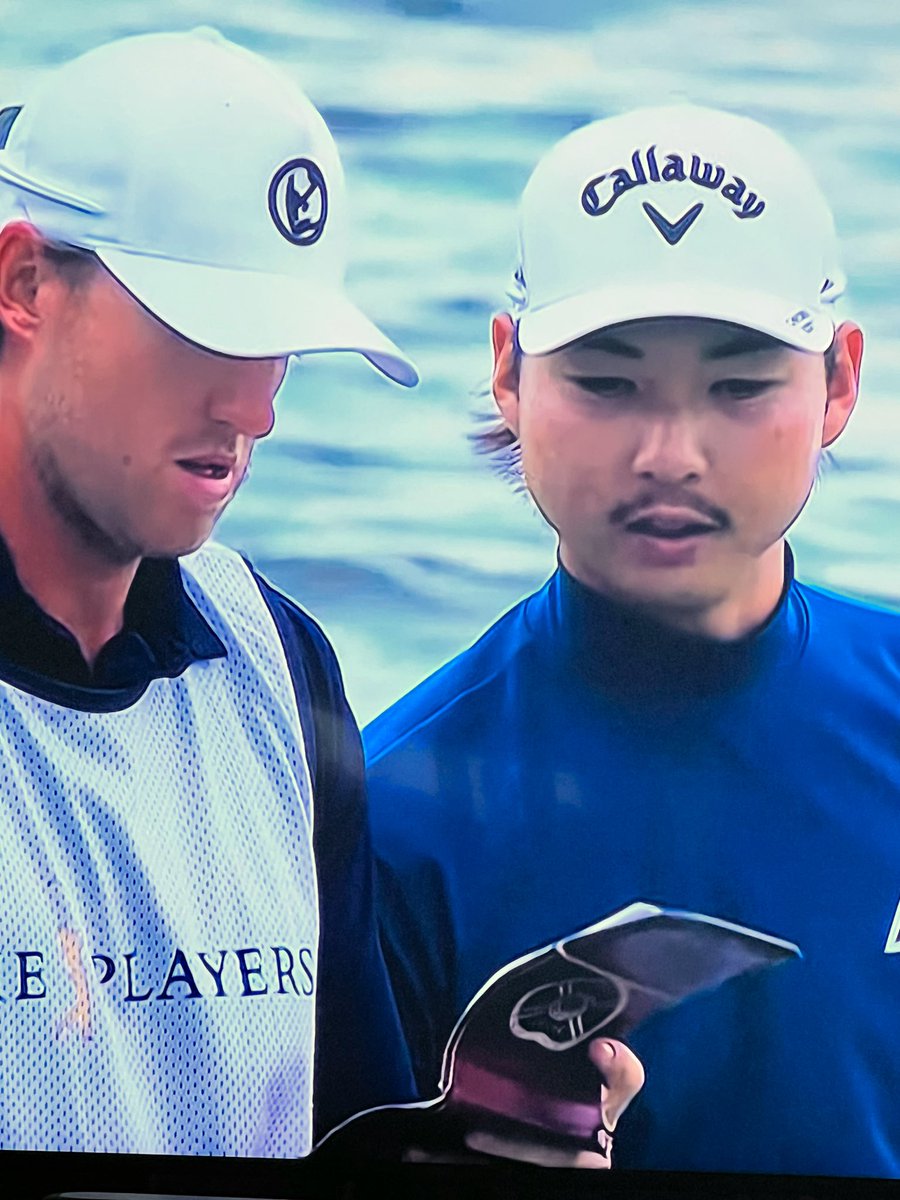 pburgthomas's tweet photo. Min Woo Lee’s caddy is a Hearts of Midlothian supporter. @MenInBlazers https://t.co/y2cdNW7miC