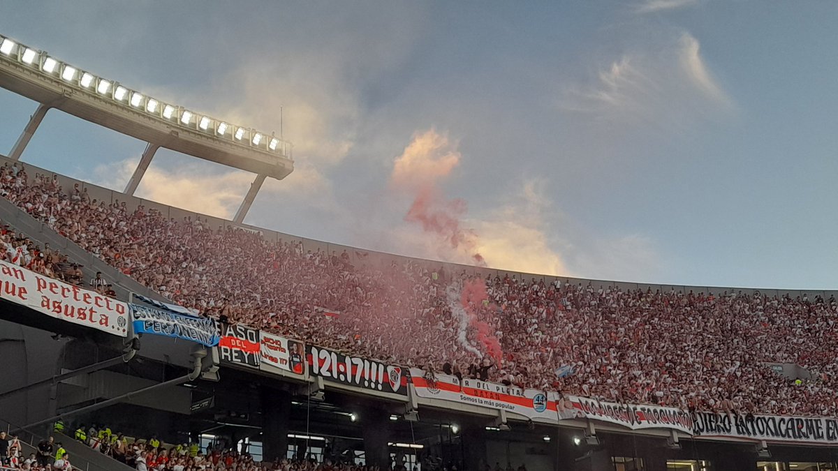 ColinDunn2211's tweet image. Wow, an utterly magical experience from start to finish. River Plate 3 Gudoy Cruz 0 and the best atmosphere I have ever experienced. Non-stop singing that was uplifting and deafening.