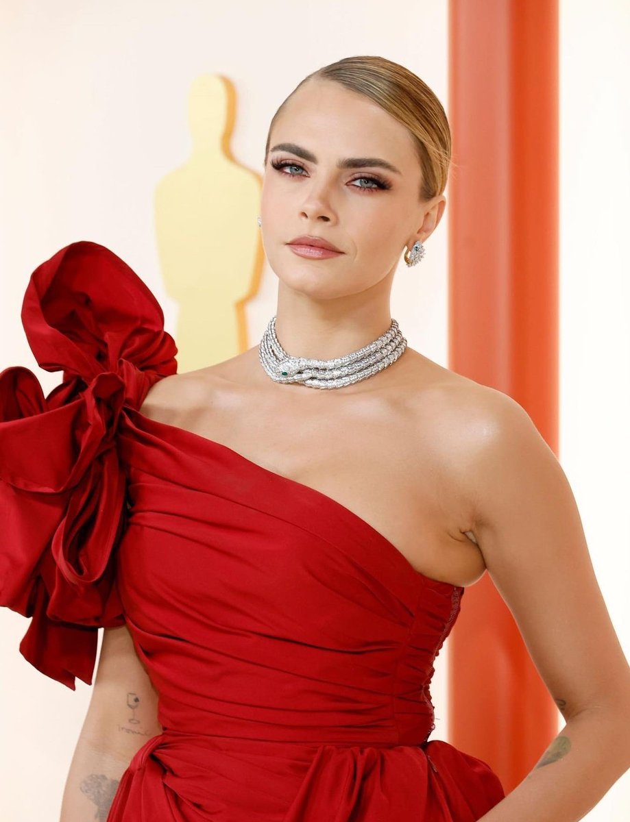 TAQLOUD's tweet photo. オスカープレゼンターのカーラが美しい…🤤❤

#Oscars 
#Oscar2023
#CaraDelevingne
#カーラ日和 https://t.co/ouuh73Yxd0
