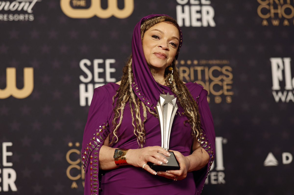 CriticsChoice's tweet photo. Congratulations to Ruth Carter on her  Best Costume #Oscars win  ⭐️
The designer also won the award at the 2023 Critics Choice Awards #criticschoiceawards @TheAcademy #WakandaForever #CriticsChoice https://t.co/3vpiyFGweL
