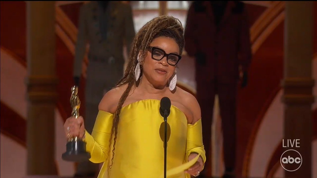 enews's tweet photo. Black Panther: Wakanda Forever wins Best Costume Design at the #Oscars . The complete list of winners is here: https://t.co/X8i3YjAxfW https://t.co/ZILYKHmntd