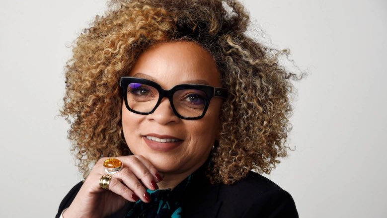 j_mcox's tweet photo. Ruth Carter for the Oscar win!! Best Costume Design, Black Panther: Wakanda Forever. #HamptonMade #HU #HomeByTheSea https://t.co/OmDBe0LTWQ