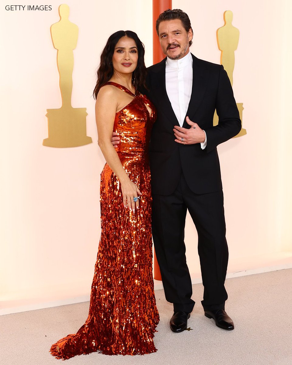 OnTheRedCarpet's tweet photo. Is this not your most favorite picture yet? 🔥 @salmahayek and Pedro Pascal on the champagne carpet.
#TheMandalorian #SalmaHayek #Oscars95 #oscars2023 https://t.co/dHfBzZVQNK
