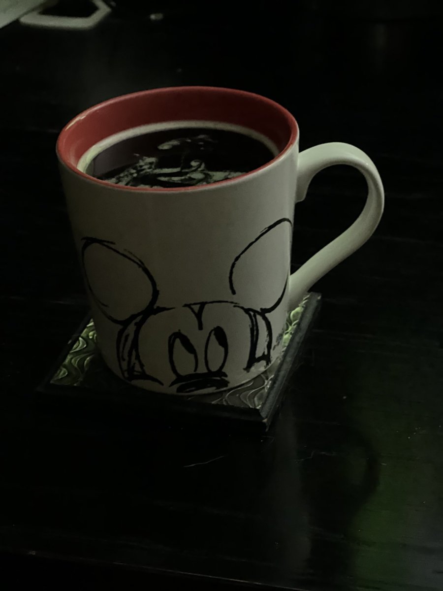 BronDean's tweet image. Morning old friend #oscars ⁦@TheAcademy⁩