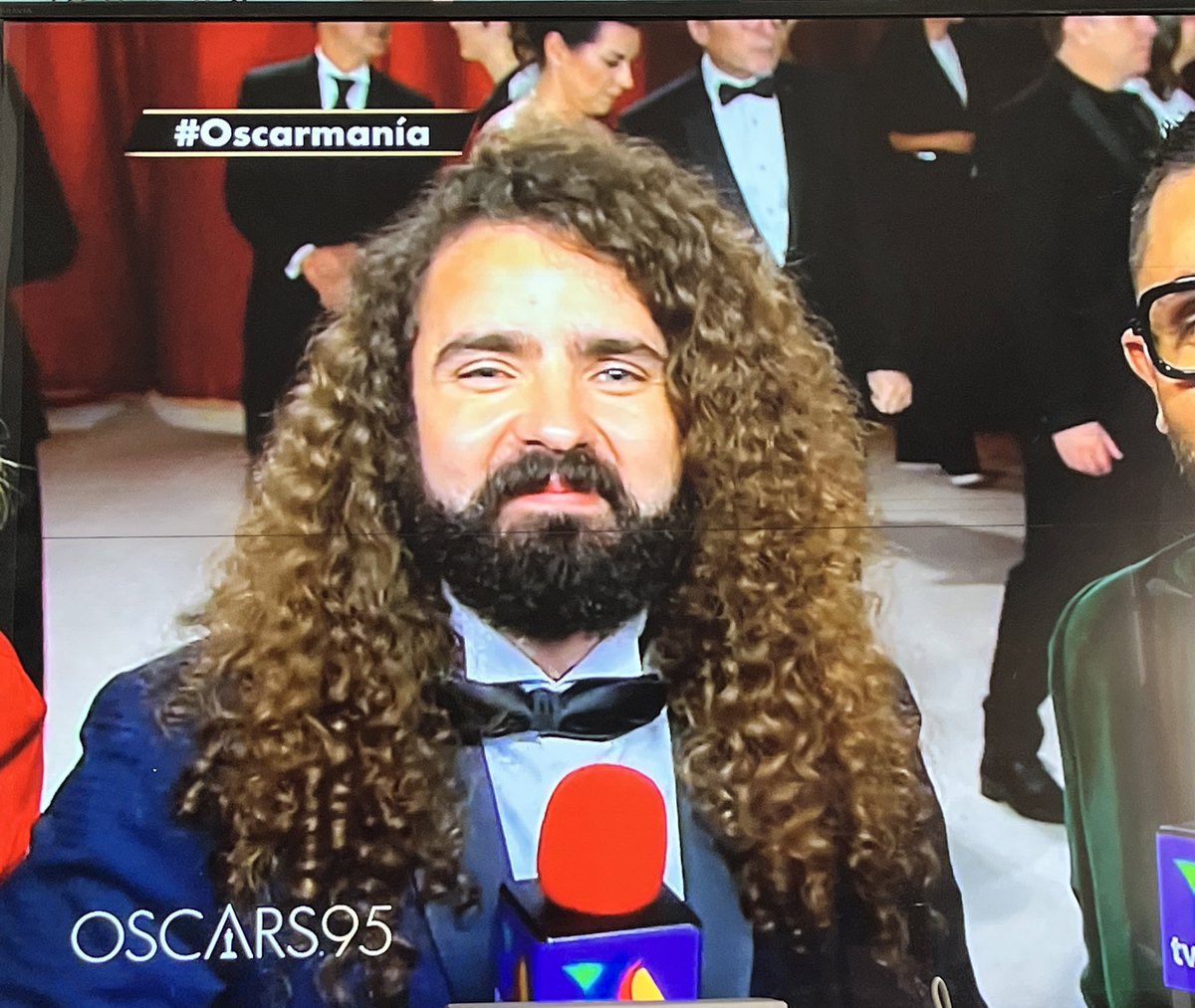 diegojiza's tweet photo. Awww Javier Ibarreche me da same vibes en los #Oscars https://t.co/zJNyvsDRzQ