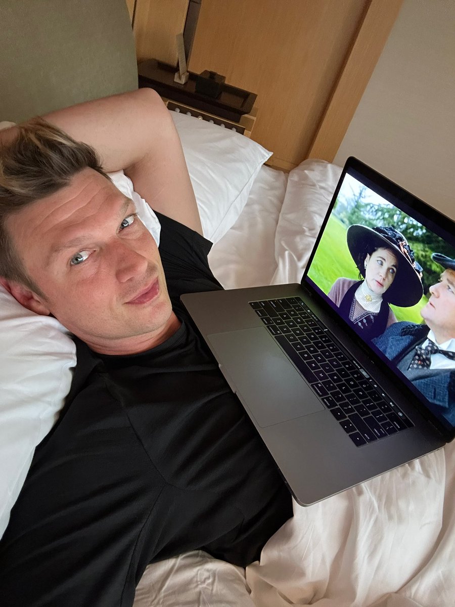 nickcarter's tweet image. Do you ever just lay in bed on tour watching Downton Abbey? I guess I do lol☺️🤷🏼‍♂️ #dayoff #HONGKONG #bsbdnaworldtour