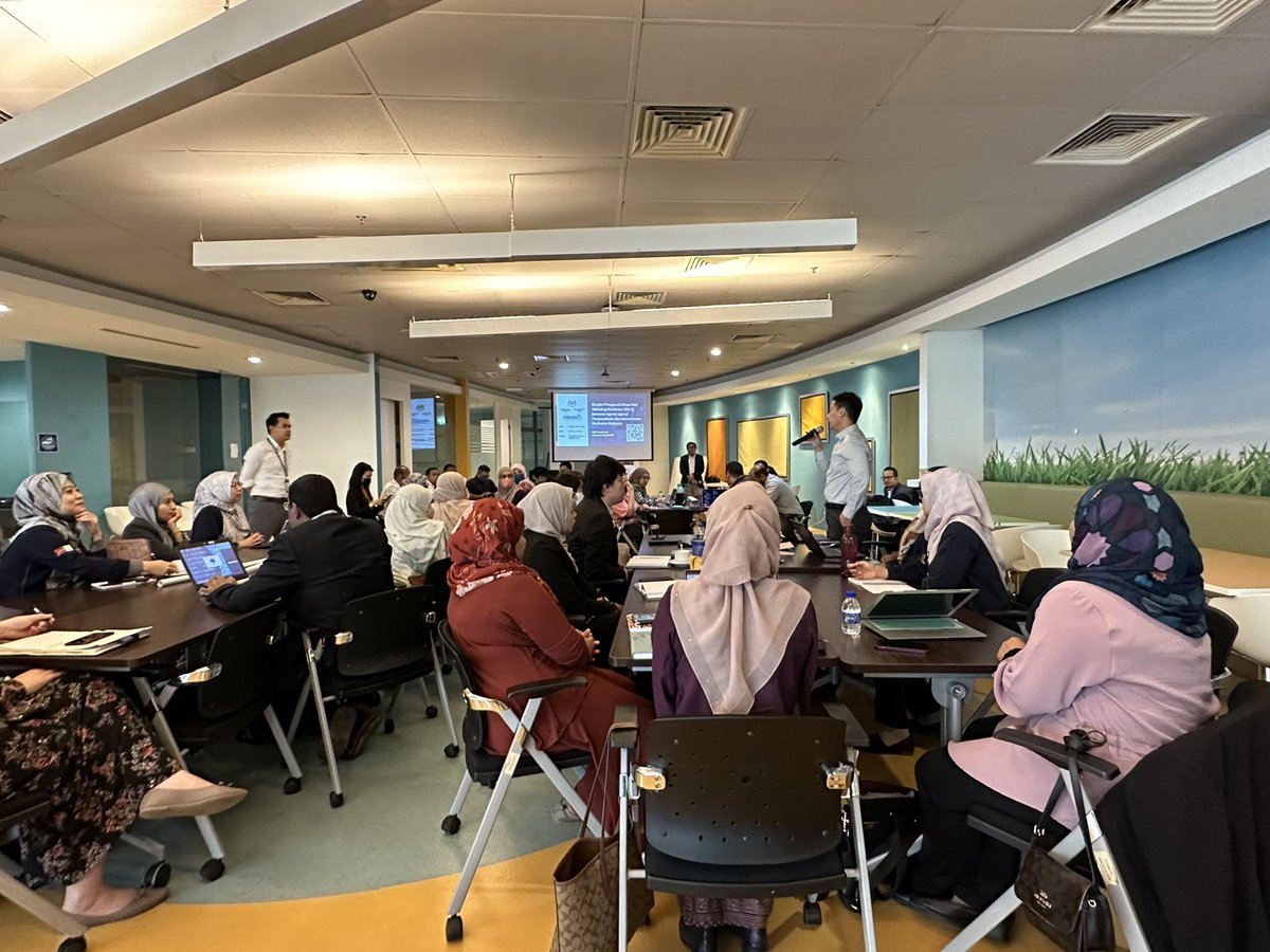 <a href="/myMRANTI/">MRANTI</a> hosting the national HealthTech Hub Regulatory Workshop #2. Reps from MOH, MOSTI, DNB &amp; SIRIM working to expedite the commercialisation of HealthTech related R&amp;D, products &amp; solutions. <a href="/officialmosti/">MOSTI</a> <a href="/KKMPutrajaya/">KKMalaysia🇲🇾🩺❤️</a> <a href="/SIRIM_Berhad/">SIRIM Berhad</a> <a href="/DNB_Official/">Digital Nasional</a> <a href="/Dzuebaker/">Dzuleira</a> #ideastoimpact