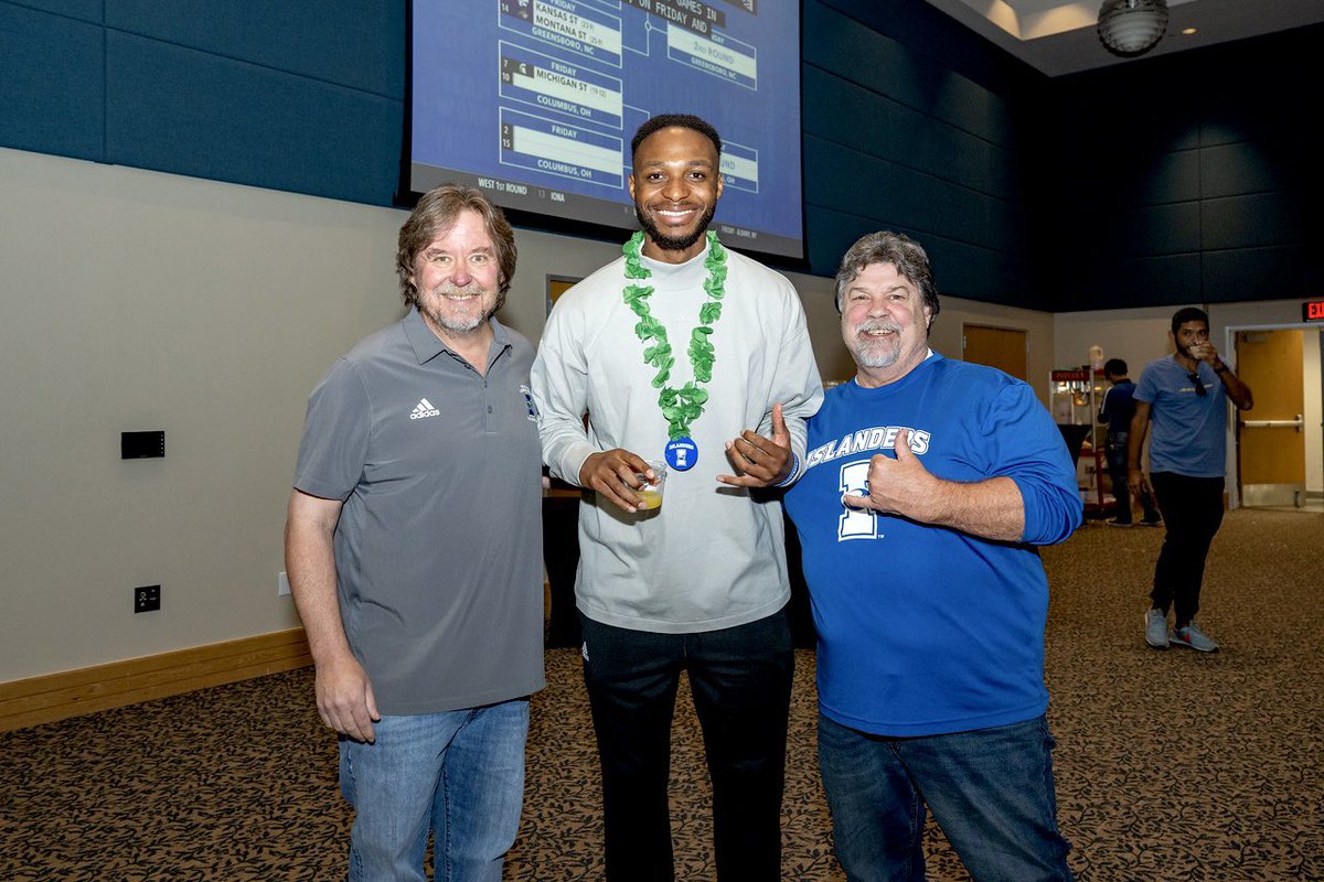 IslandCampus's tweet photo. The Islanders are headed to Dayton✈️ Our men will play in the First Four on Tuesday, March 14. Good luck, Islanders!! 

#ShakasUp #LutzGo https://t.co/26PxfcQCzU
