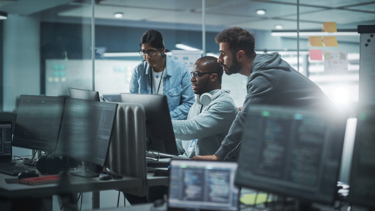 A cyberattack occurs every ~39 seconds. Learn how #FederalIT can use AI & #automation to enhance security team ops & mitigate the skills gap.🤖🛡️ - spr.ly/601332tT1.