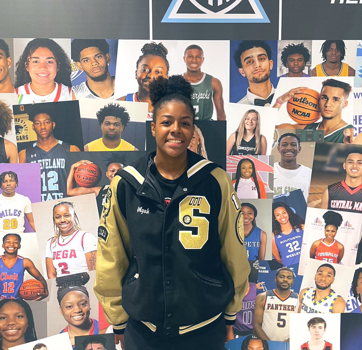 PRO_Movement1's tweet photo. ‘23 @Amyahwoodmore4 (Sprayberry) is an unsigned senior that can impact the right college roster.
A JUCO looking for a wing with upside and potential need to take a serious look✔️
#PROElevation
#SpringShowdown https://t.co/zhaVucPjG1