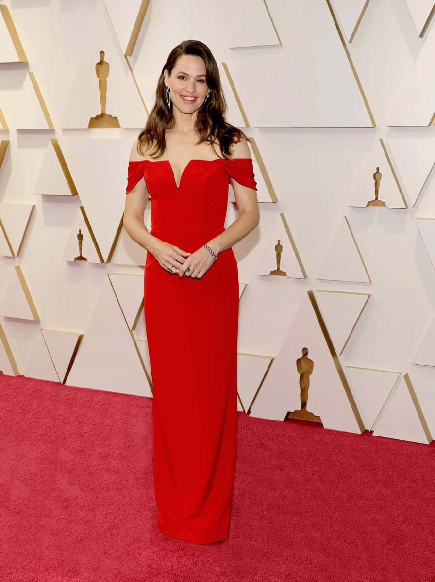 Remembering Jennifer Garner at the Oscars 2022
More photos => onlineharbour.com/oscars-2022-ac…

#Oscars #fashion #dresses #people #entertainment
