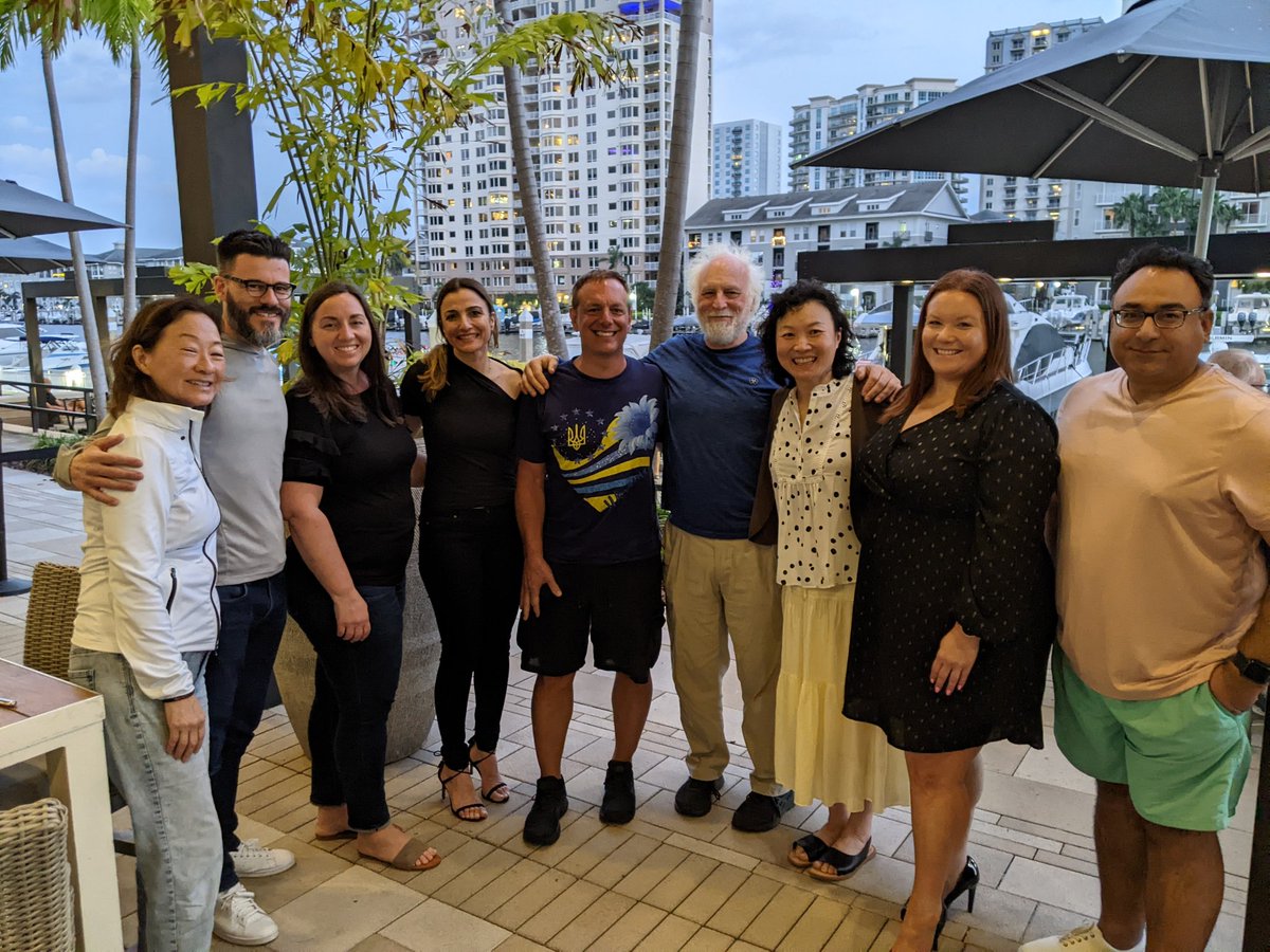 AndesWealth's tweet photo. Warming up for #T32023 @BobVeres #JeanSinclair @KatieStaples33 @AssetBook #MarcelTsai @apexfintech @shaunkap #Mariana #RichCancro @sulemandn @AdvisorEngine #Tamar https://t.co/4plLi0lTAT