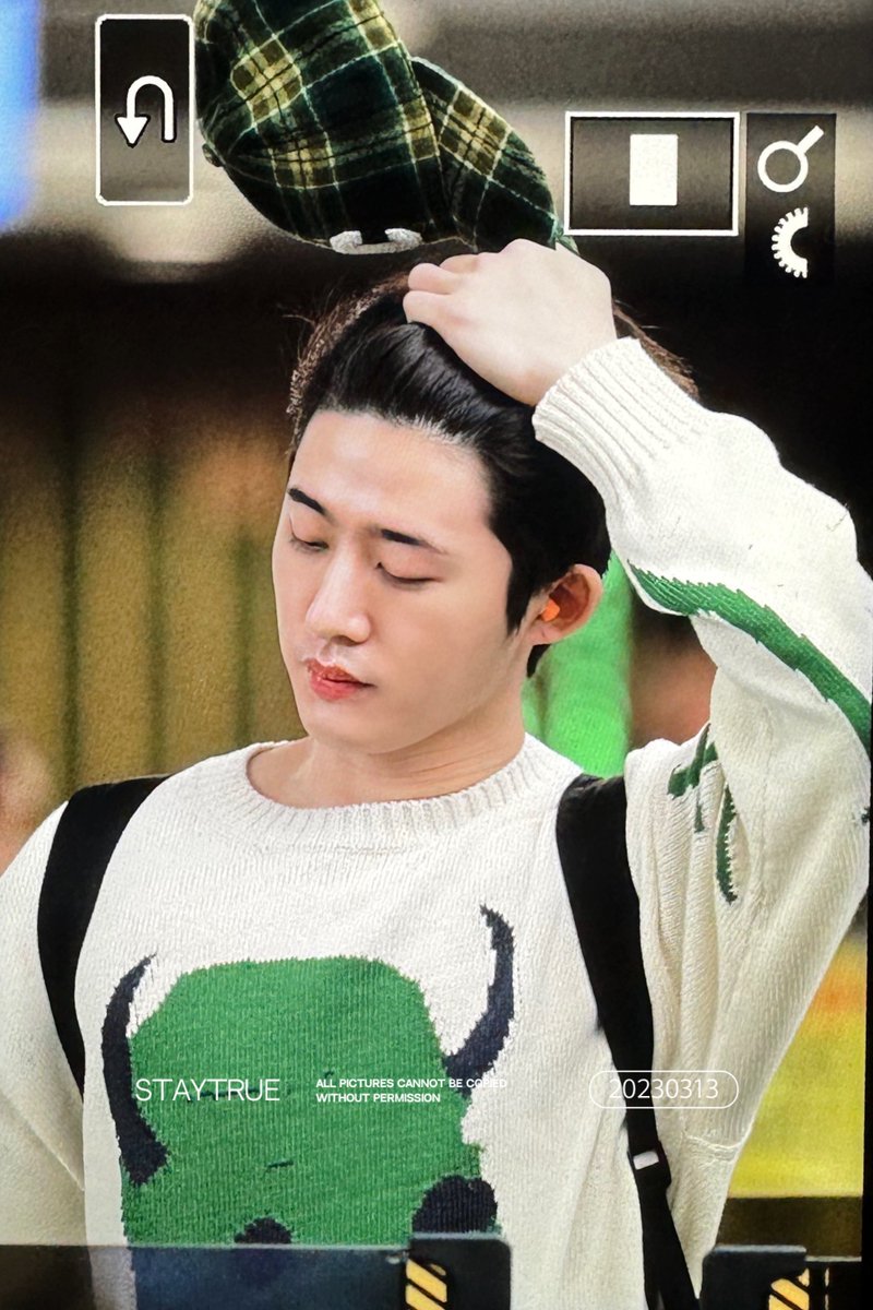staytrue_kr's tweet photo. 230313 ICN 아침이라 평소보다 동그래서 기여웡 잘가아아🤍 #비아이 #한빈 @shxx131bi131 https://t.co/AAgqgAOqpI