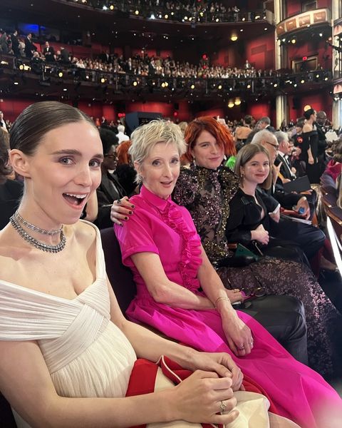 A moment to appreciate writer/director @realsarahpolley and the phenomenal cast of #WomenTalking at the #AcademyAwards 💫 #Oscars #Oscars95