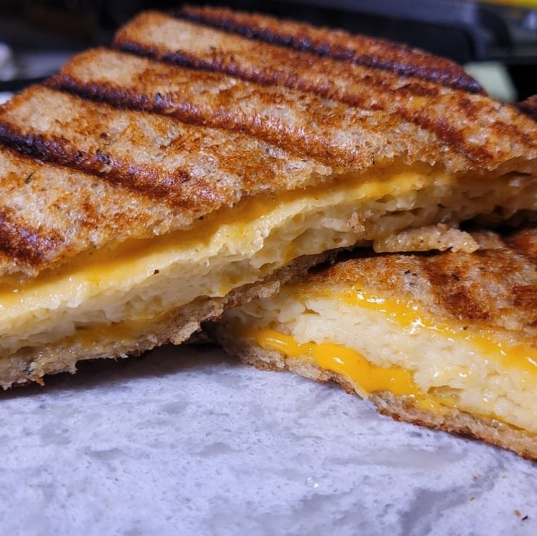 deeishealthy's tweet photo. Grilled @justegg and cheese, ftw!
#whatveganseat
#vegan #veganaf #nutrientfocusedeating #plantbasedhealth #unifiedtrainingcentre #plantbasedcoaching #veganprotein #veganmacros https://t.co/9nuGirPhhW
