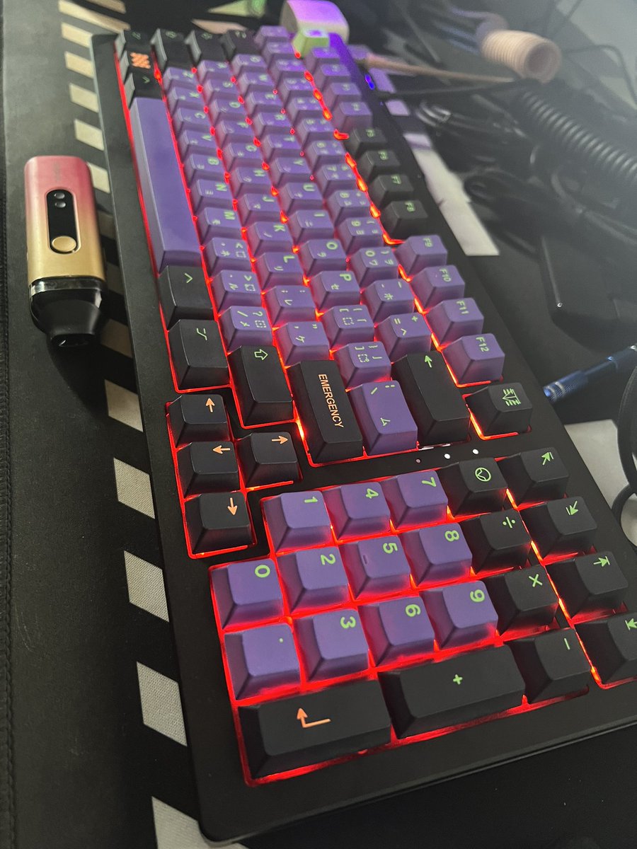 JugsKabugs's tweet image. using this board almost stock with no mods (just changed the stabs cos i suck at tuning 😅) and my god this sounds heavenly #Monsgeek