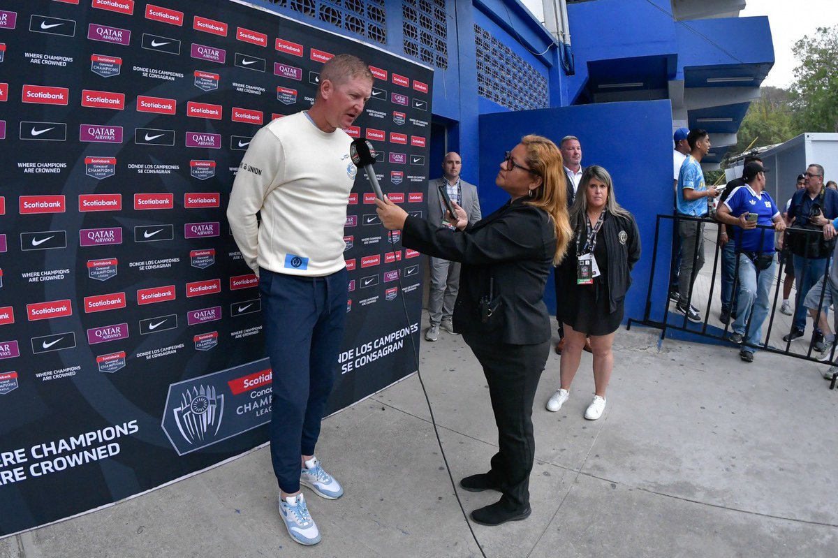Lupizu's tweet photo. 📸l Cortesía
Juego Alianza FC 🆚 Philadelphia Union en @ecuscatlan , correspondiente a los 8vos de final de la Liga Concacaf Scotiabank, realizado el martes 7 de marzo 2023.💪
#aprendiendodiaadia
#elsalvador🇸🇻
#vpo
#vennuepressofficer
#gratitud
#desde2008 #alafecha https://t.co/Sb1GoCVHB9