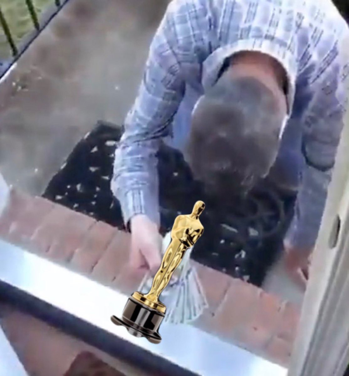 War movie: *exists* 

Academy Awards: 

#oscars #AcademyAwards