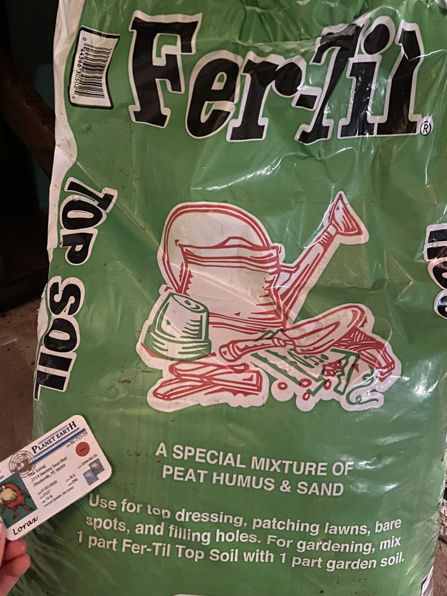 KaylaTenhaken's tweet photo. Different plant species require different types of soil, so growing all plants in the same bagged soil wouldn’t be successful. In class, we started with a base soil then had to add ingredients to adjust things like pH and water retention for our radishes. @franklinlorax #apesland https://t.co/Lq9yts3aAT