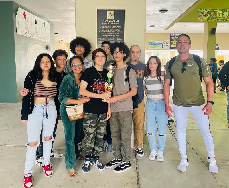 rubendariomcs's tweet photo. CONGRATS to our Cougar Chess Team for winning 5th place in the Chess2Think tournament! Next stop: Districts!♟🙌🏽 @MDCPS @MDCPSCentral @SuptDotres @MDCPSChess @MDCPSTitleI #CougarPride 🐯💙 #Checkmate #EveryMoveCounts #Chess2Think https://t.co/Kr8F2OfmjE