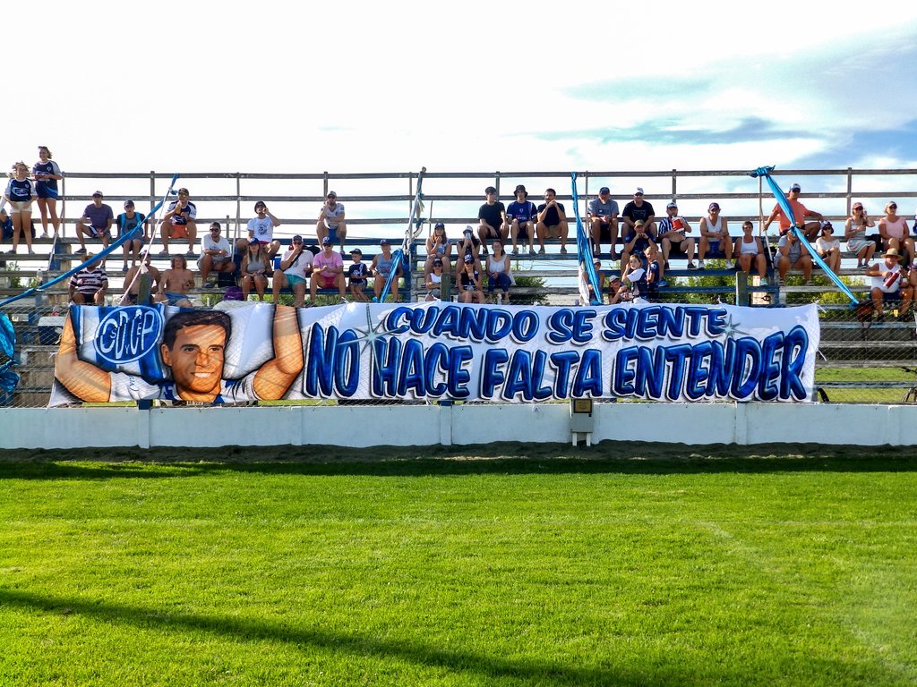 "Cuando se siente no hace falta entender". Nunca antes mejor dicho.💙🤍