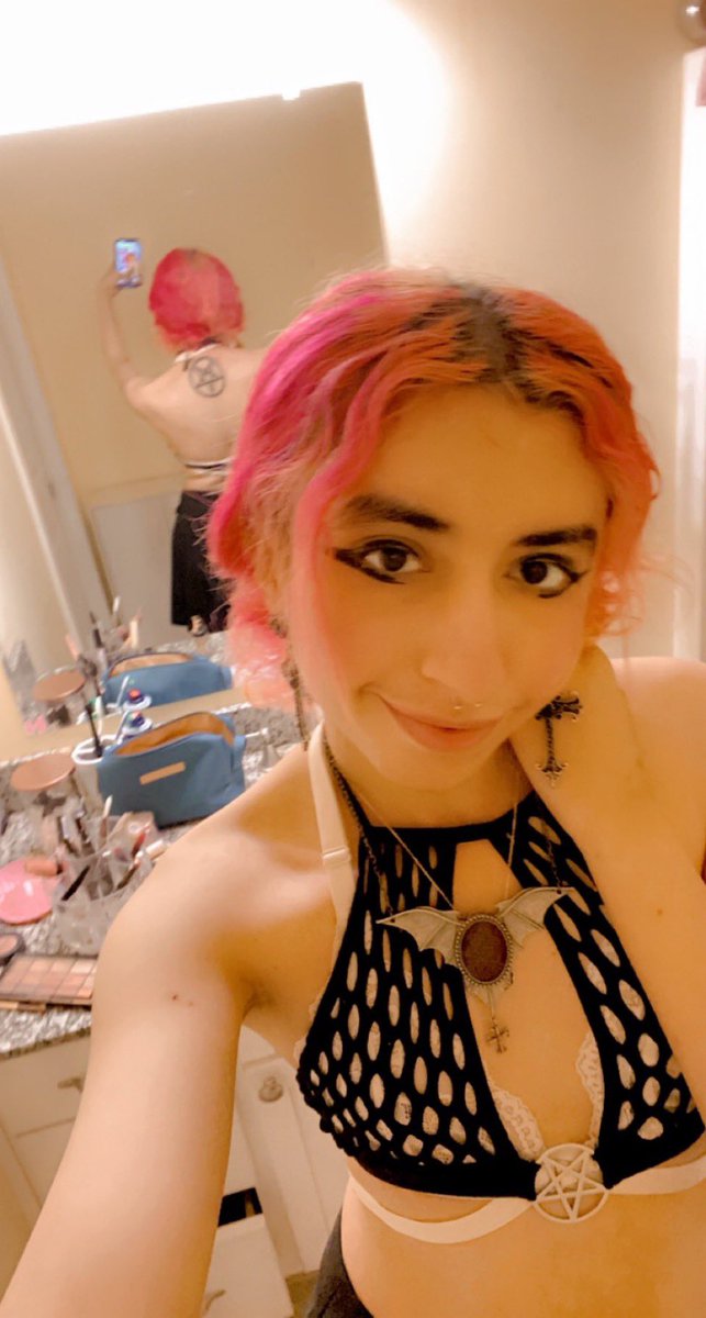StrewthQueen's tweet photo. Eden. I'm so sorry this life of trans joy was taken from you. Thank you for sharing it with us.

We will remember you, beautiful angel. Rest well, you are among legends. https://t.co/kjFDE7llUM