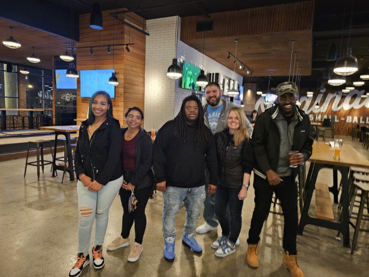 cASHLEY_1's tweet photo. A team that plays together, SLAYS together! This is the face of the team that’s going to win BIG in 2023! 👀#Con10 #lifeatatt 🔥 @Smitty4350 @QuiseAtt @oliveiramikeO @Jimmy_Booth1 @keroninc https://t.co/mxa52EBaIe