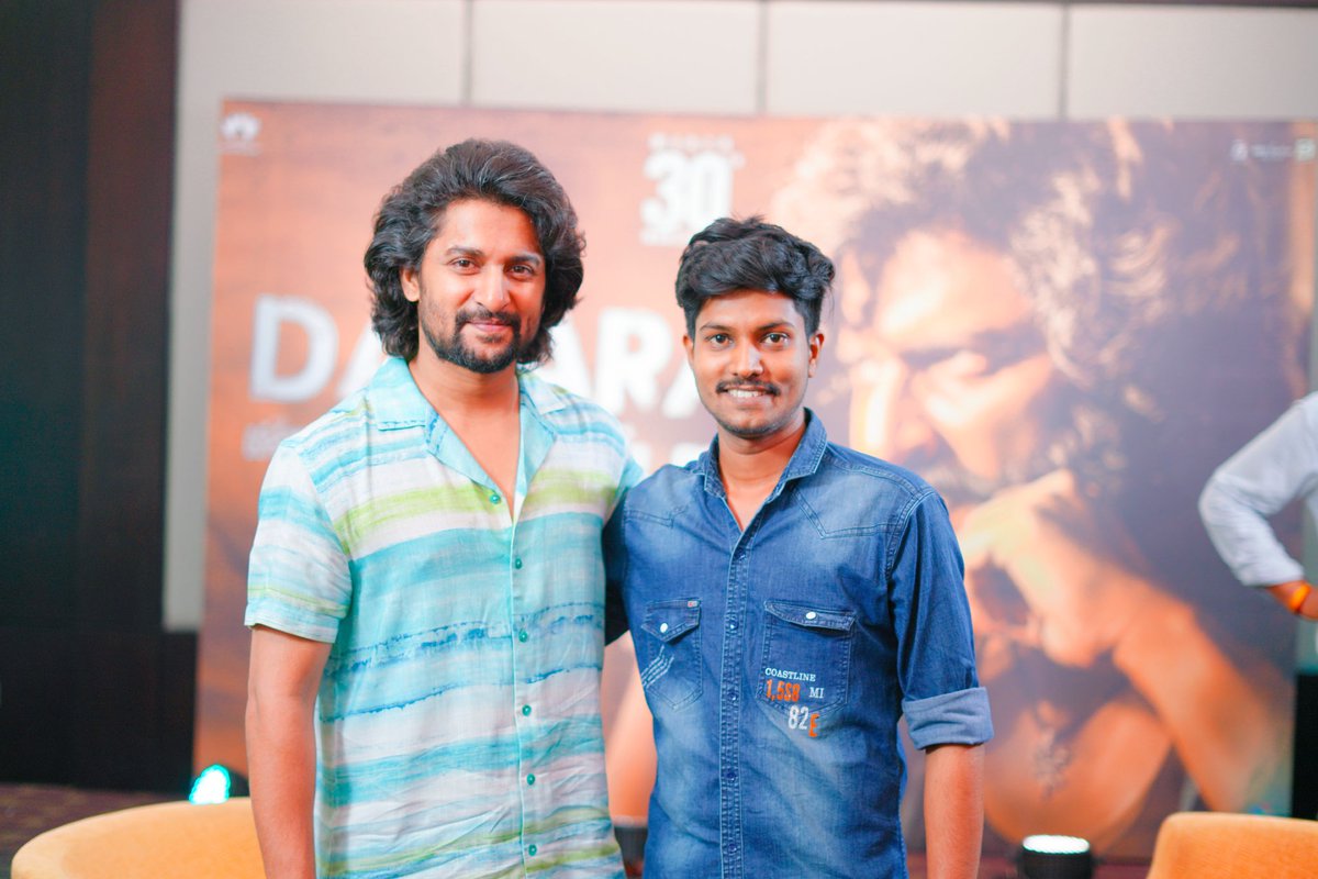AKNFWA_'s tweet photo. A Quick chat session with Kerala Nani Fans State President #Akshay_Raj and @nameisnani sir at Kochi,Kerala
#Nani #Dasara #Naturalstar #lovenani #nanifans #nani #naturalstarnani #nameisnani #naniforever #actornani #teluguhero https://t.co/UYgdXPrHdn