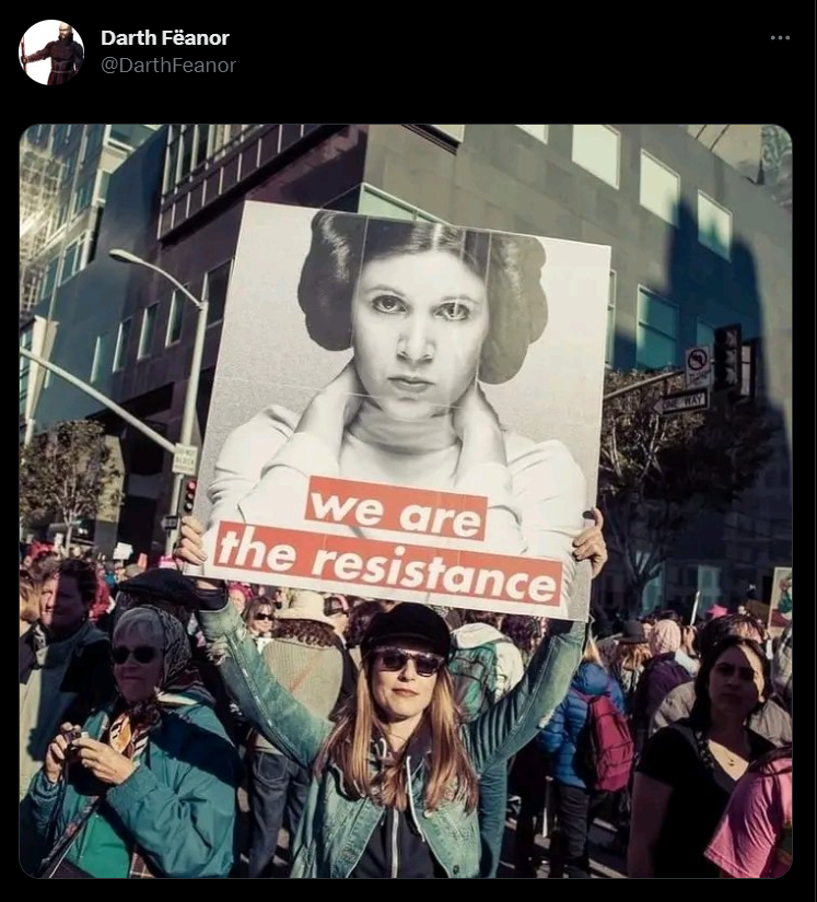 Que no se les olvide que este weón lo funaron en redes sociales, y como siempre pasa, los hombres no son cancelados y las mujeres las tiran de a locas.