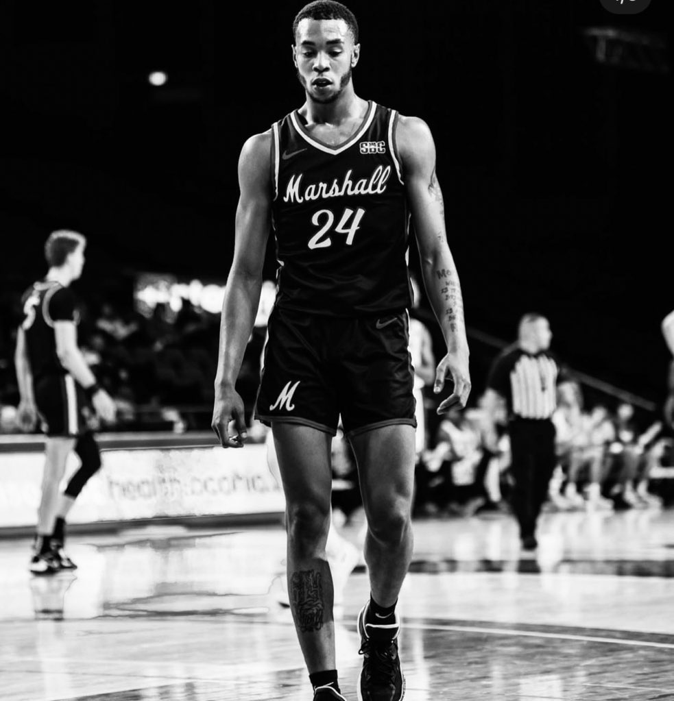 BarstoolMU's tweet photo. If this is it thank you for everything @KinseyTaevion 

Thank you for all you did for Marshall University Basketball, the Community of Huntington and the Fans. Every game you left it all out there.  

We’ll see you at the next level and herdnation wishes you all the best https://t.co/YUd5OjJdQC