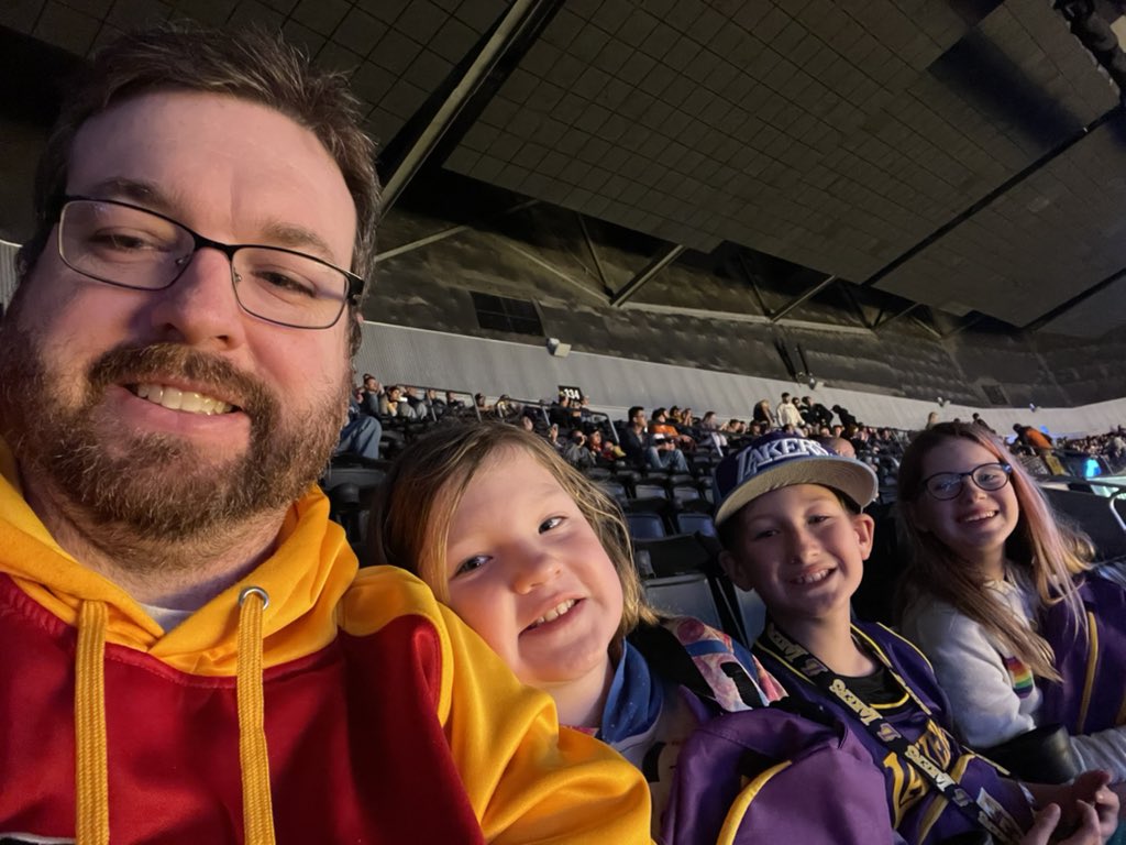 BMC918's tweet photo. #LAKESHOWLIVE https://t.co/X05QmxBloP