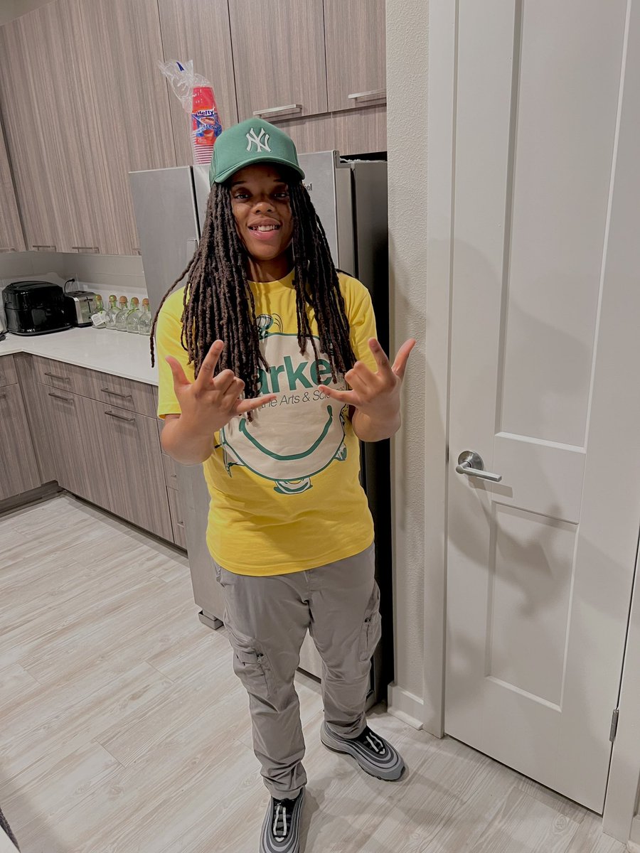 thats_daisha's tweet image. Keep cheesing like this life is brilliant.🤲🏽🖤 #lldg