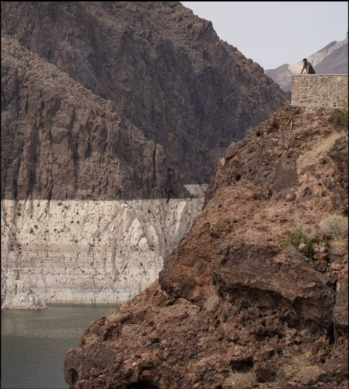 tysnetwork's tweet photo. The pulsing lifeblood of the U.S. southwest is increasingly parched. To avert catastrophe, the U.S. government will, within weeks, propose historic cuts in water access. https://t.co/hoJA0gfPi1