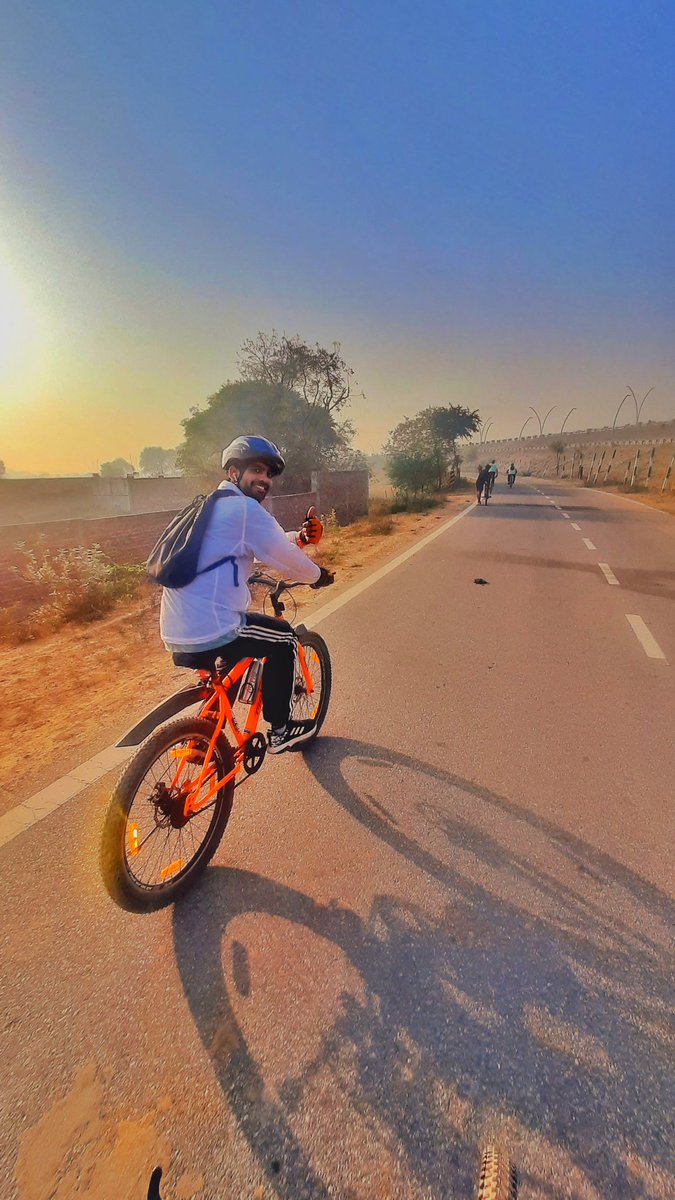 rjaykar468's tweet photo. Taj 1st Ride #cycling #Agra https://t.co/y9rJA9M8pG