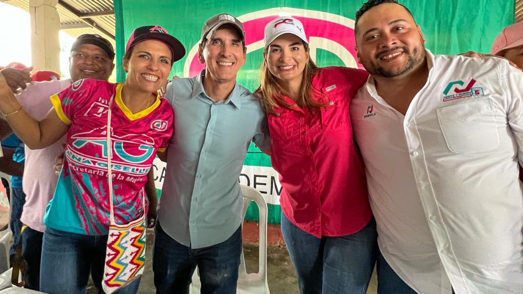 Rómulo Roux (@romuloroux) on Twitter photo Exitoso conversatorio hoy en Penonomé para cerrar el día. Tenemos un equipo de líderes comprometidos con nuestro proyecto presidencial para hacer las cosas bien. Este 19 de marzo vota por <a href="/Anagrosas/">Ana Giselle Rosas</a> ☑️1️⃣ y <a href="/nerysleonelr/">𝐍𝐞𝐫𝐲𝐬 𝐋𝐞𝐨𝐧𝐞𝐥 𝐑𝐢𝐯𝐚𝐬</a> ☑️5️⃣. No vamos a permitir que nadie negocie el partido! Exitoso conversatorio hoy en Penonomé para cerrar el día. Tenemos un equipo de líderes comprometidos con nuestro proyecto presidencial para hacer las cosas bien. Este 19 de marzo vota por <a href="/Anagrosas/">Ana Giselle Rosas</a> ☑️1️⃣ y <a href="/nerysleonelr/">𝐍𝐞𝐫𝐲𝐬 𝐋𝐞𝐨𝐧𝐞𝐥 𝐑𝐢𝐯𝐚𝐬</a> ☑️5️⃣. No vamos a permitir que nadie negocie el partido!