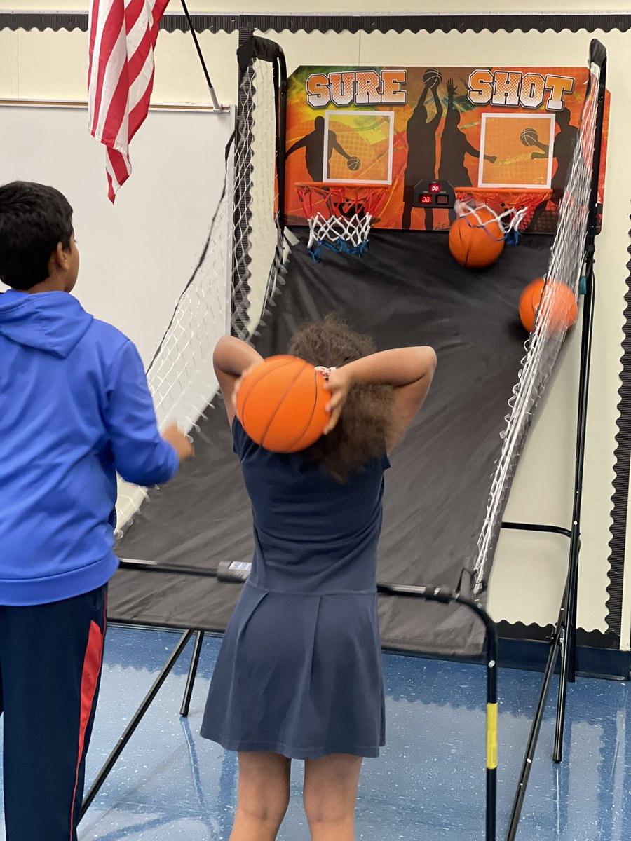 _MsValliere's tweet photo. We had a fun Friday morning celebrating all of our successes in HPEs new game room!  #hpesetssail2223 https://t.co/PAI3PabgCD
