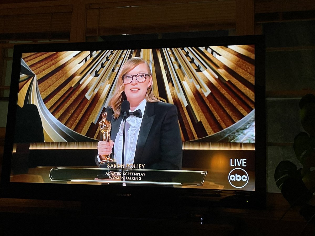 debrapalermo's tweet photo. Sarah Polley has an Oscar! I repeat - Sarah Polley has an OSCAR! My favorite win of the night so far! #SarahPolley #WomenTalking #AdaptedScreenplay #Oscars @realsarahpolley https://t.co/rZFRQDnfET