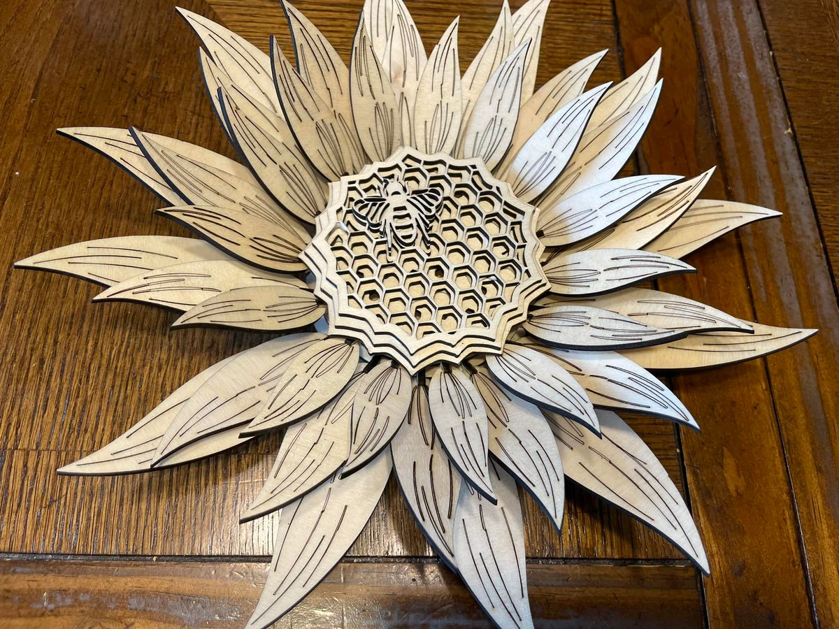 SculpfunTech's tweet photo. Thanks Diana Leung for sharing her story how she started to try Sculpfun S9. โบ๐
#sculpfunlaser #sculpfunmade #giftmaking #storytelling #engravingmachine https://t.co/hFiJlLG94e