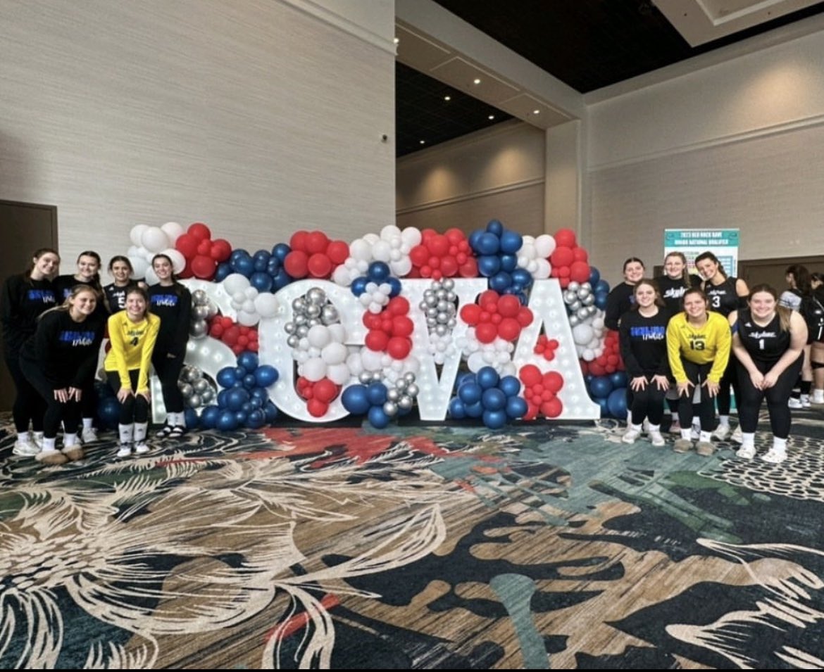 miaperrin2024's tweet photo. We fought hard and took 2nd in pool play of day 2 at the Red Rock Rave in 17 Liberty &amp; are advancing to the Gold Bracket tomorrow!! Time to secure that bid!!! @Skylinejrs @VBallrecruiter @vballphil #skyline17white #letsgo https://t.co/QJKgfz8KFh