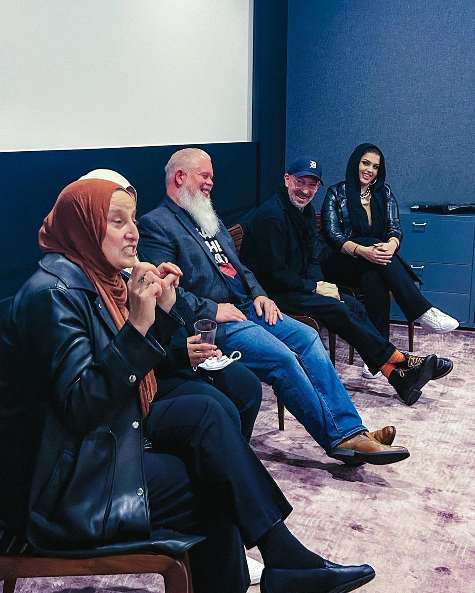 muslimgirl's tweet photo. Congratulations to #StrangerAtTheGate, produced by Malala Yousafzai, for their short documentary film nomination at this year’s #Oscars 👏🏽🎞️
A win in our books 🏆🙌🏽
#Oscar2023 #Oscar https://t.co/Fn0dtpggpg