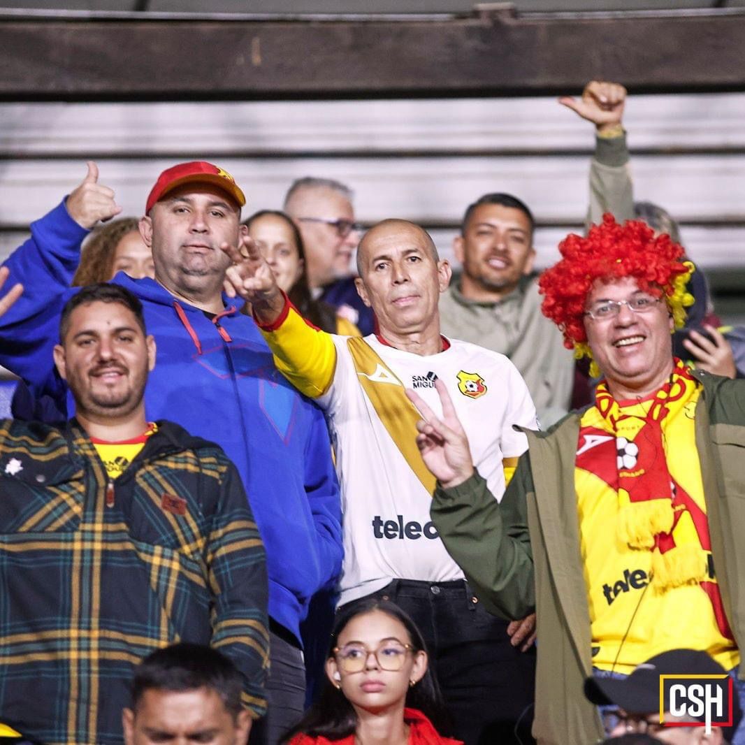 calidj1's tweet photo. @Gerson108028 Grande equipo! ❤️💛 https://t.co/KrexJDwXdw