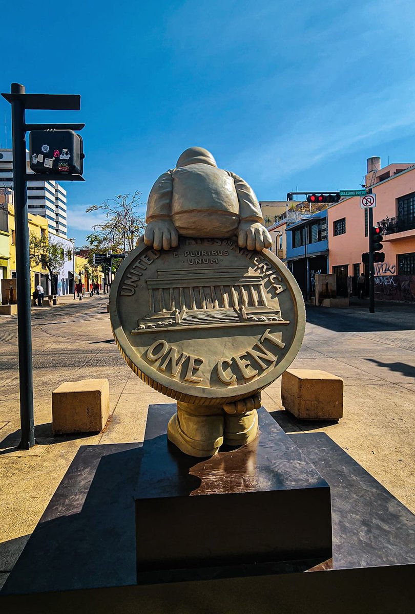 CamaraPersp's tweet photo. En el marco del #Bicentenario de Jalisco, sobre #PaseoAlcalde puedes encontrar durante los próximos tres meses, 15 esculturas a gran escala de @rodtimo con el objetivo de impulsar el arte, la cultura y el turismo en el #CentroHistórico.🧶
Las esculturas son:
🪄Avión de Papel. https://t.co/MRtrUnNbep
