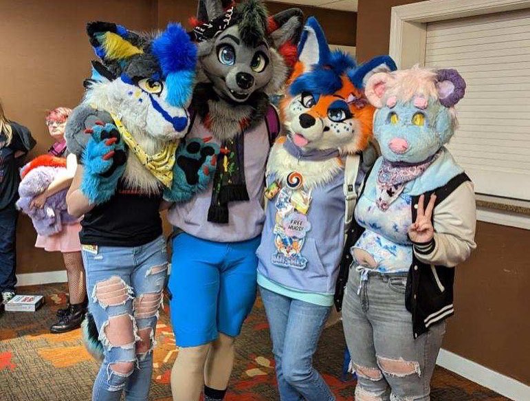 Baby_Driver9515's tweet photo. Had fun at gatway furcon! https://t.co/j5yo6agTSx