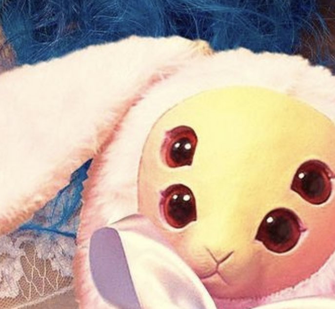 nash_fallx's tweet photo. novembro de 2022 a pabllo postou um ensaio fotográfico inspirado na melanie martinez e tinha ISSO AQUI!!!!! como deixamos isso passar???????? não é possível que isso não signifique nada https://t.co/0vdTECLdY0